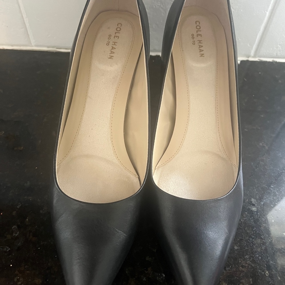 Cole Haan black leather pumps sz 10.5 - Picture 7 of 8